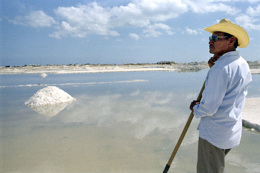 Manaure, Colombia 2009: Andr&eacute;s at the salt flats.