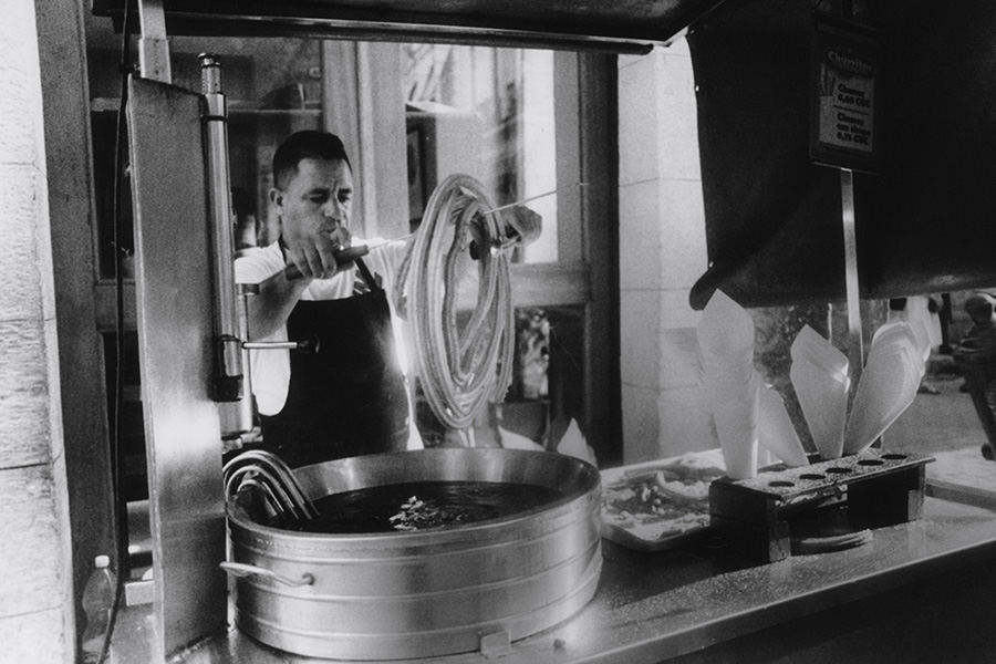 Havana, 2017: churros vendor.