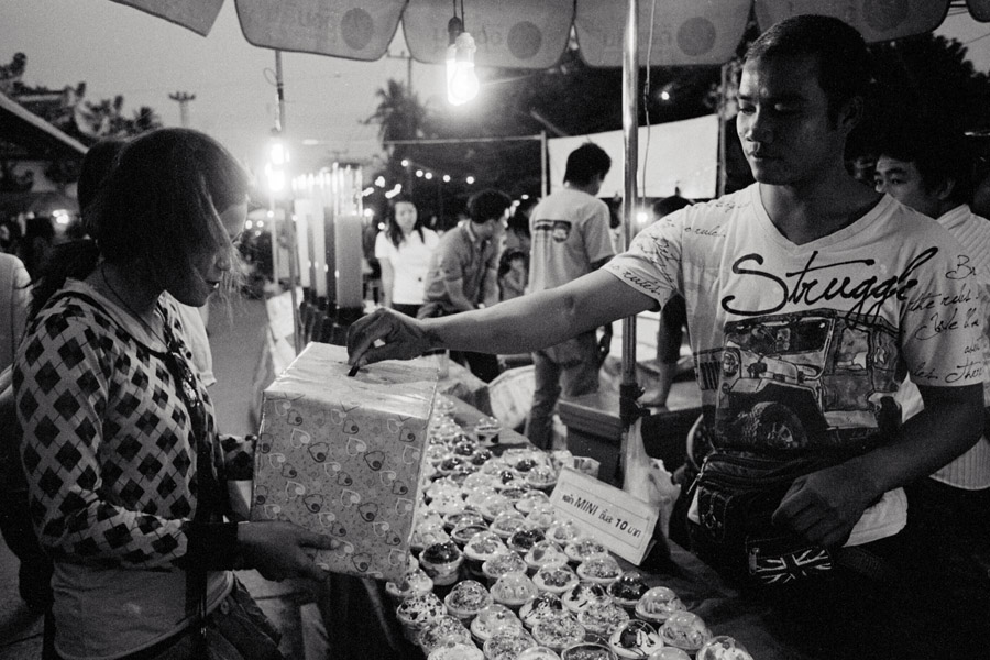 2011: In a kind show of support, Mae Sot residentswith relatively low purchasing powercollected donations throughout town for the Japanese tsunami.
