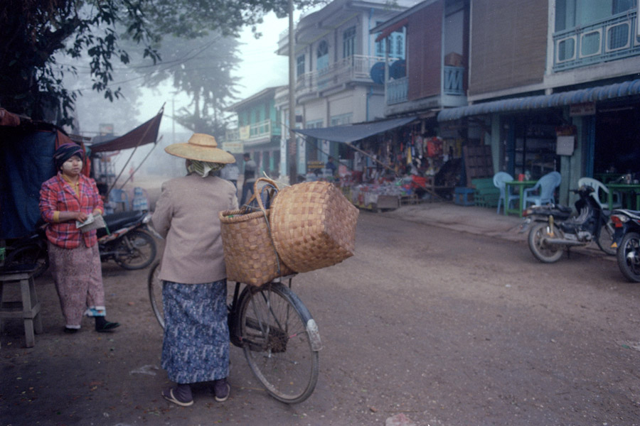 Mawlaik, Sagaing Division (Chindwin River) 2014: early morning in this small riverside town.